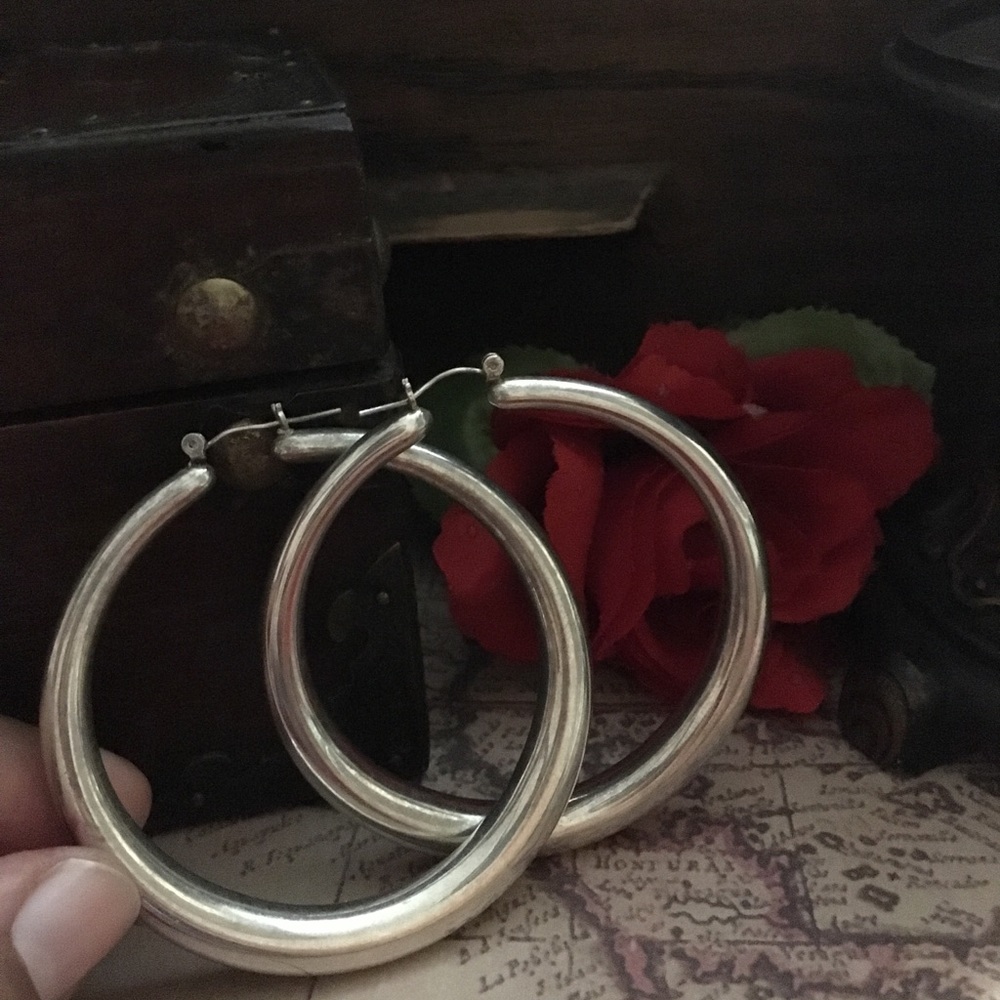 Large Puffy Hoops - Picture 4 of 8